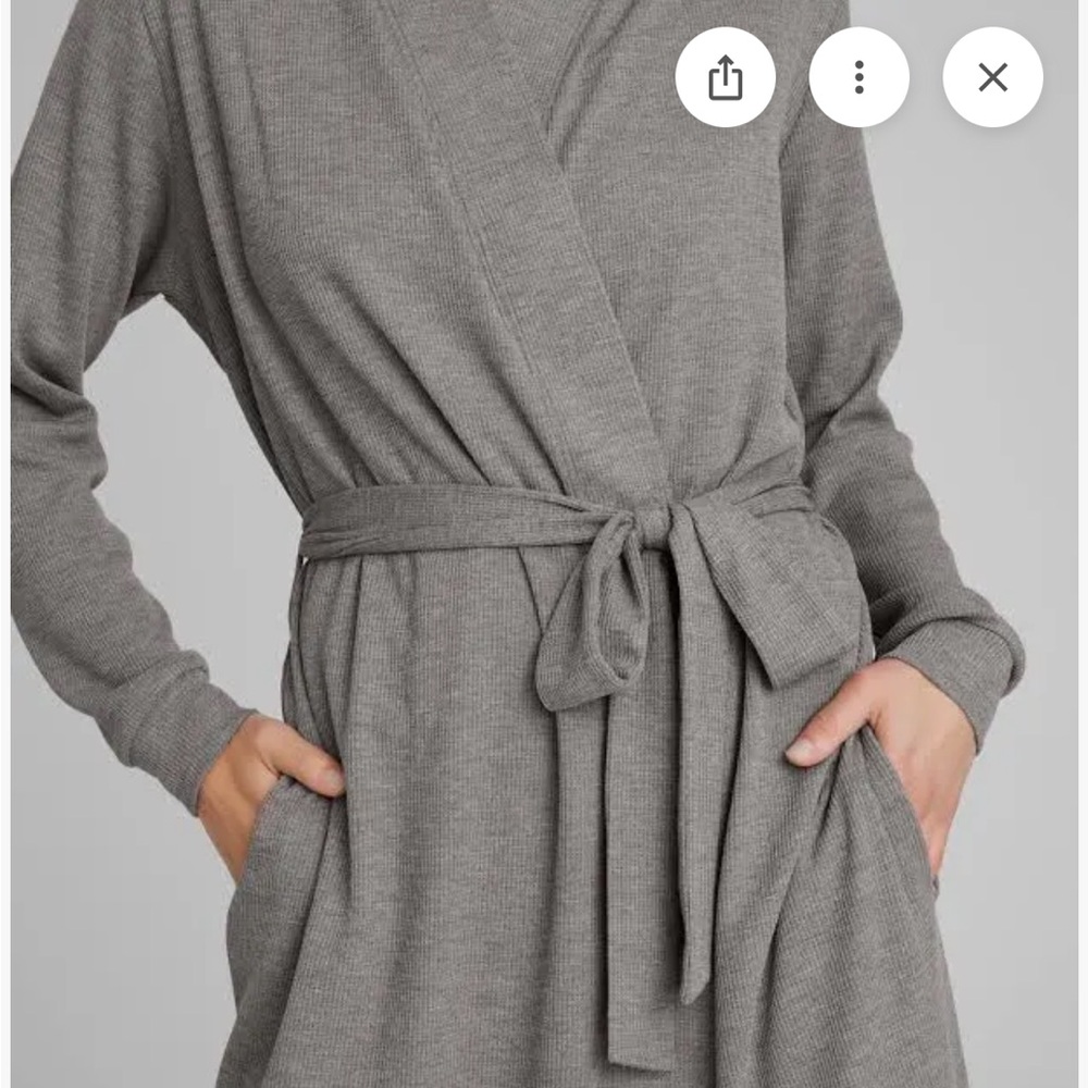 NWT Tommy John Women's Waffle Robe. Color is medium/dark gray. Size Large